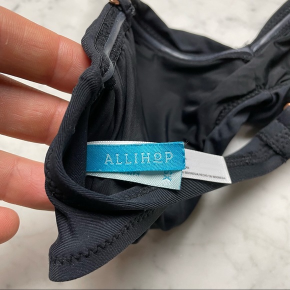 ALLIHOP Black Twist-Front Halter Swimsuit Bathing Suit Top - Picture 7 of 7